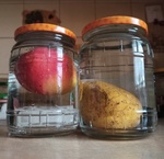 6. ročník - Fyzika (pokusy - hustota + brambora, jablko)